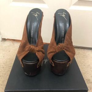 Platform mule